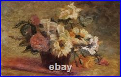 Ecole Française. Tableau signé. Composition de Fleurs. Peinture huile sur toile