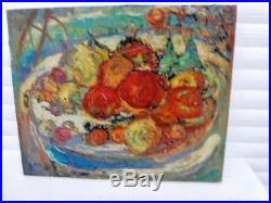 SOURDILLON Berthe (1895-1976) Les fruits rouge en corbeille Huile sur toile